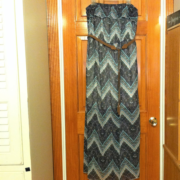No Boundaries Maxi Dress Paisley pattern - Picture 4 of 9